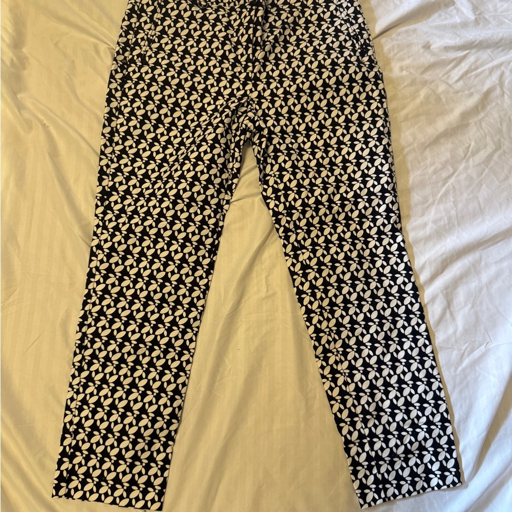 Adrianna Papell Black and White Geometric Women’s Pants